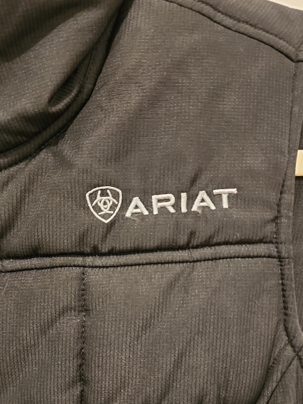 Ariat Crius Insulated Vest Black Wind & Water Protection Quilted Women's size XL - Picture 3 of 13
